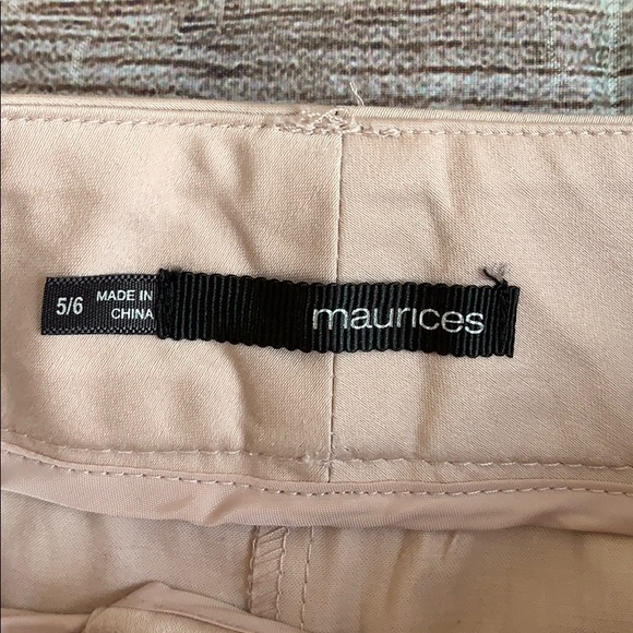 SOLD!! Maurices Scallop-cut Shorts - Picture 6 of 6